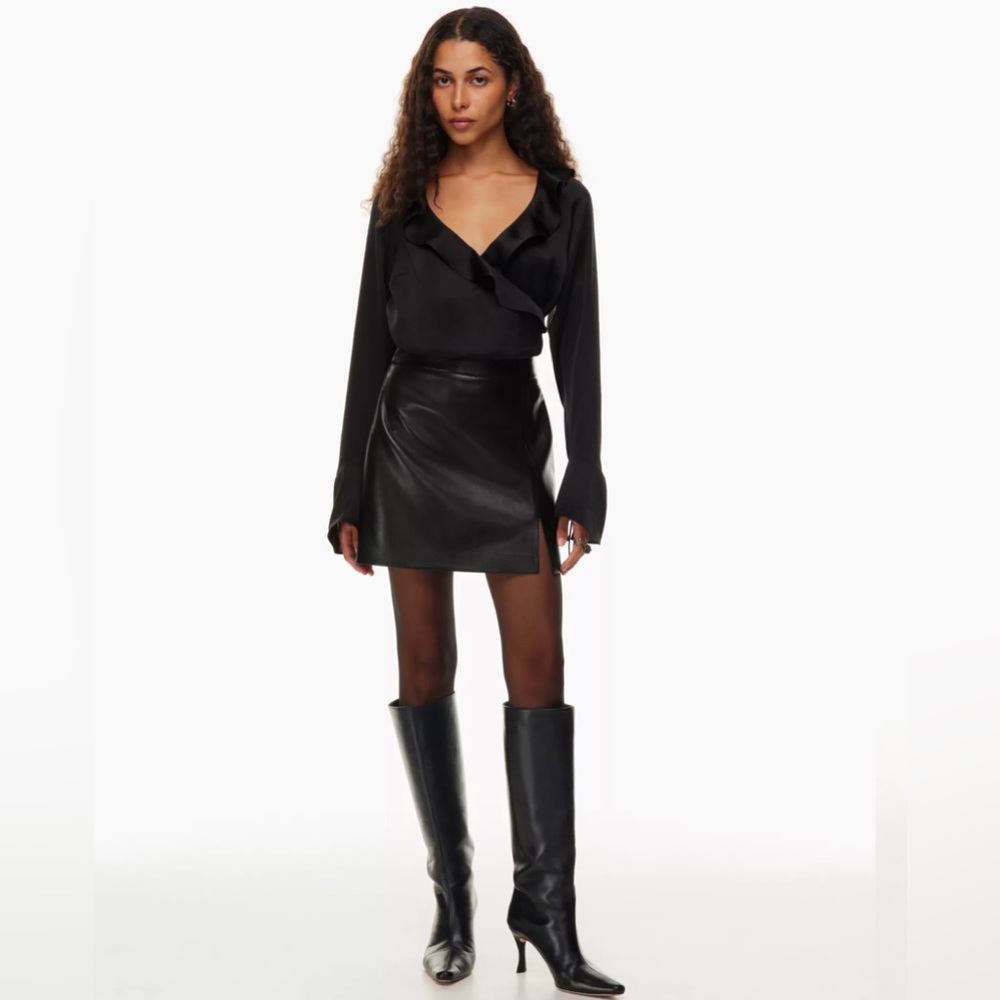 NWT Aritzia Wilfred Patio Mini Skirt Vegan Leather Size 00